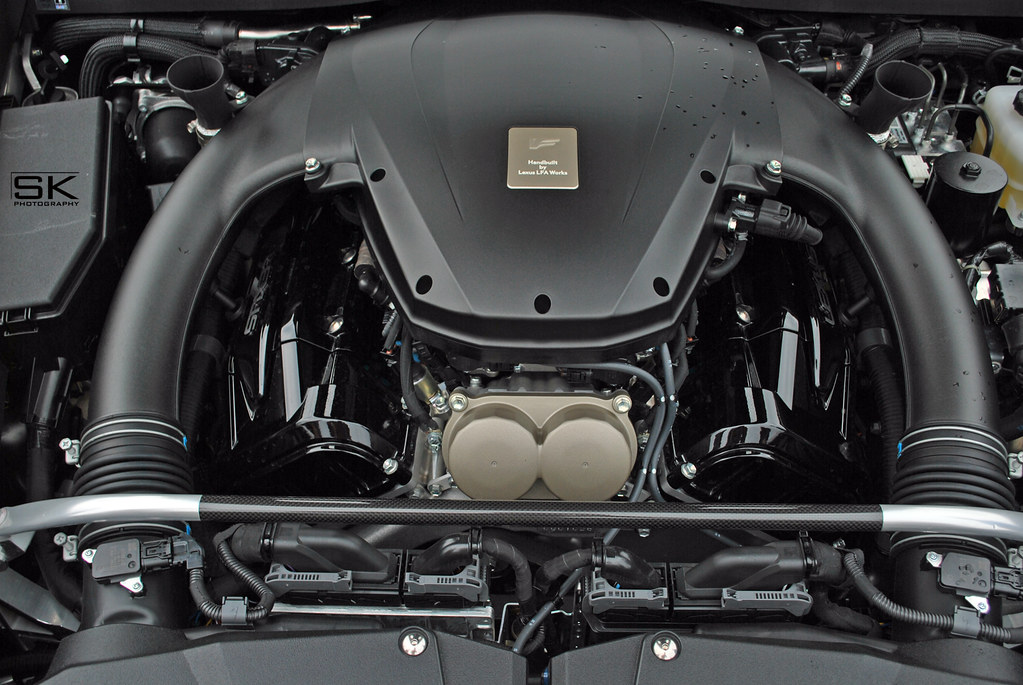 Lexus LFA 4.8L V10 (1LR-GUE) Engine