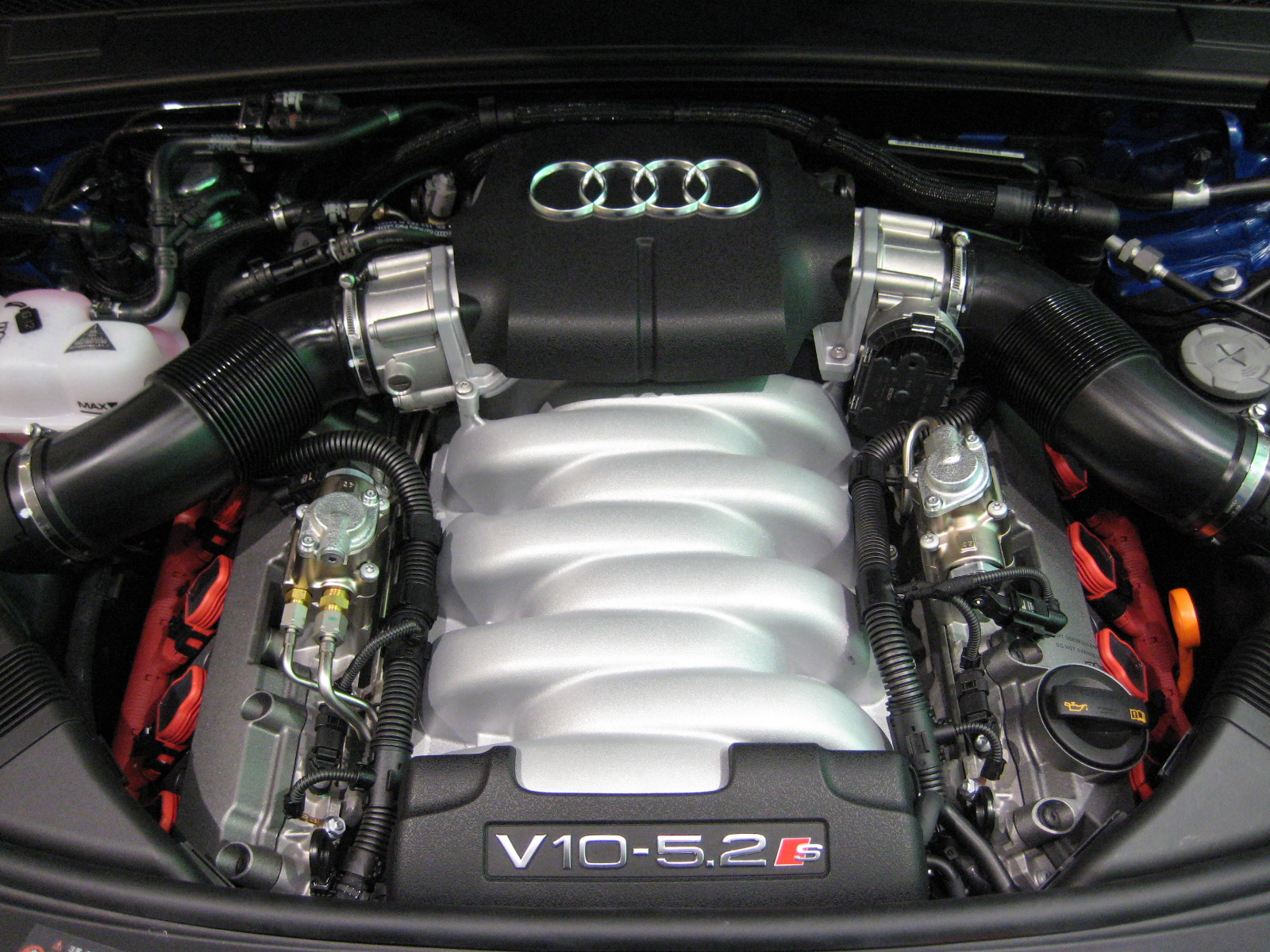 Audi 5.2L V10 FSI 40V Engine