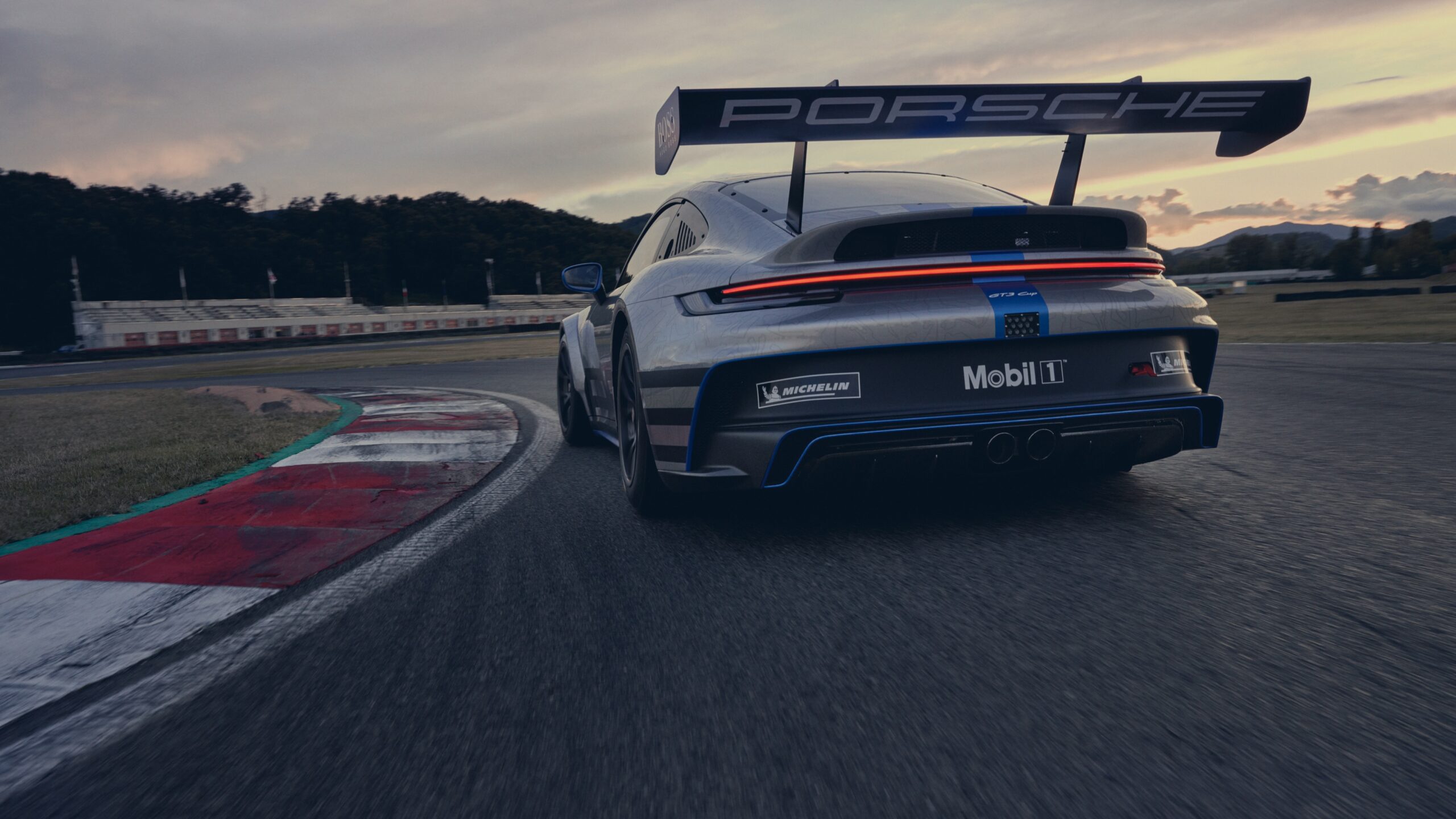 Porsche 911 GT3 Cup Rolling
