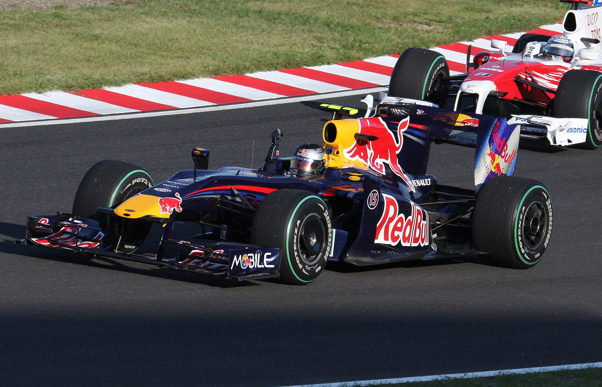2009 Japanese Grand Prix, Red Bull RB5 equipped with KERS unit, wikimedia