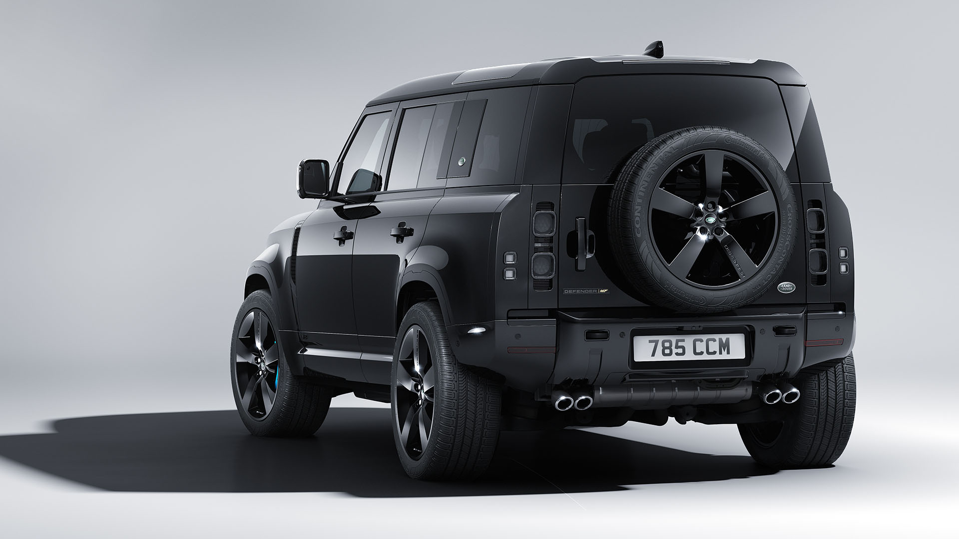 Bond, James Bond ... Limited Edition Defender | Land Rover - Autobala