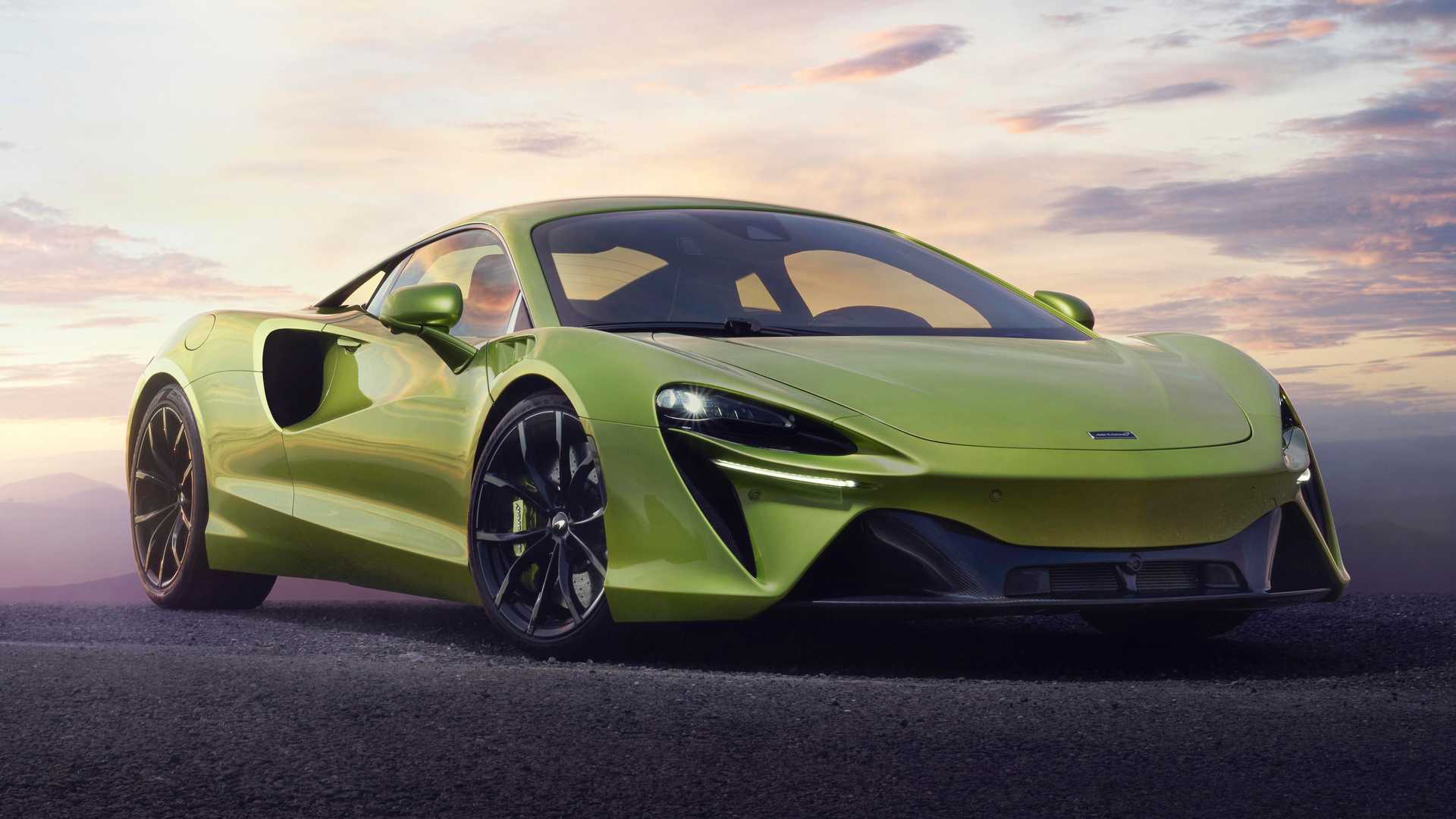 2022 McLaren Artura