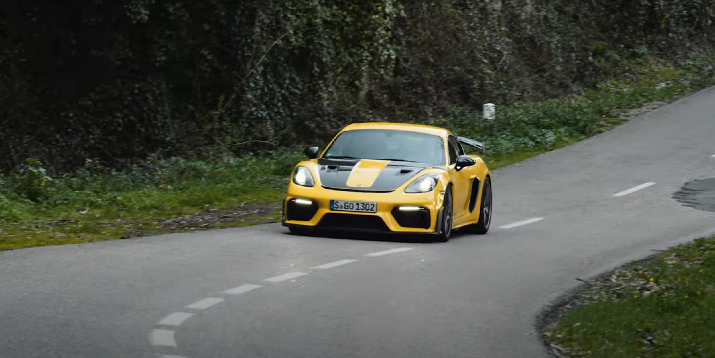 Video Reviews Of The 22 Porsche Cayman Gt4 Rs Are Dropping Porsche Special Editions Supercars Net