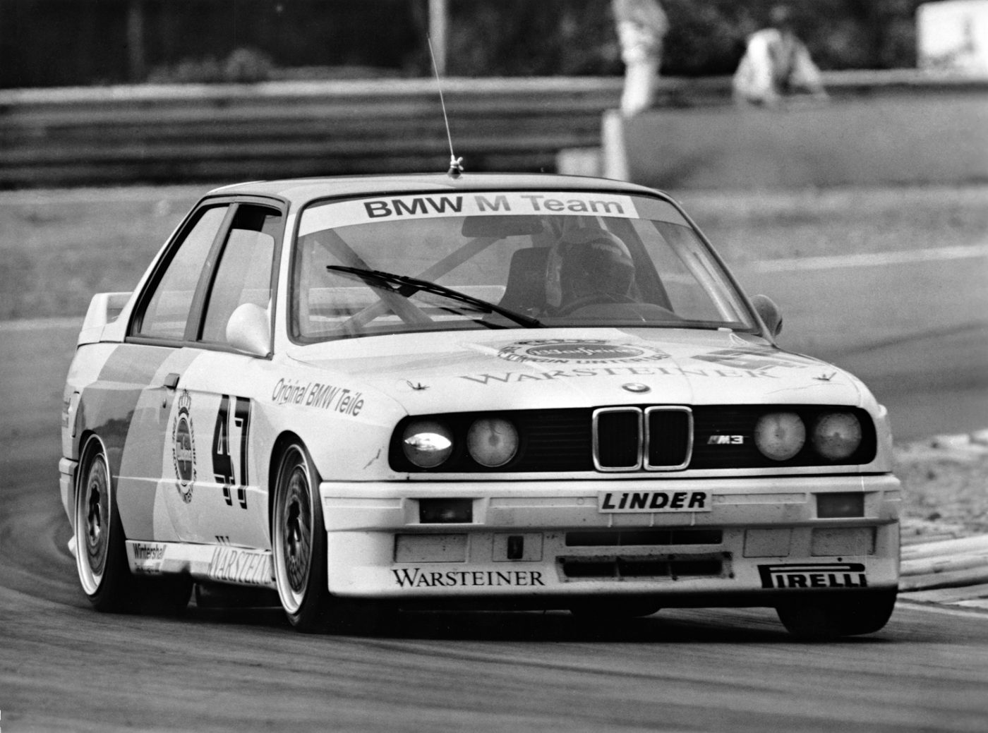 BMW E30 M3 - The Box Flared Punch of the 1980s
