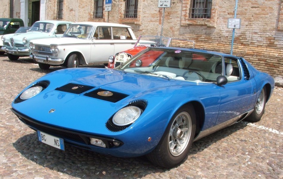1968 P400S, the second and best selling version of the Miura