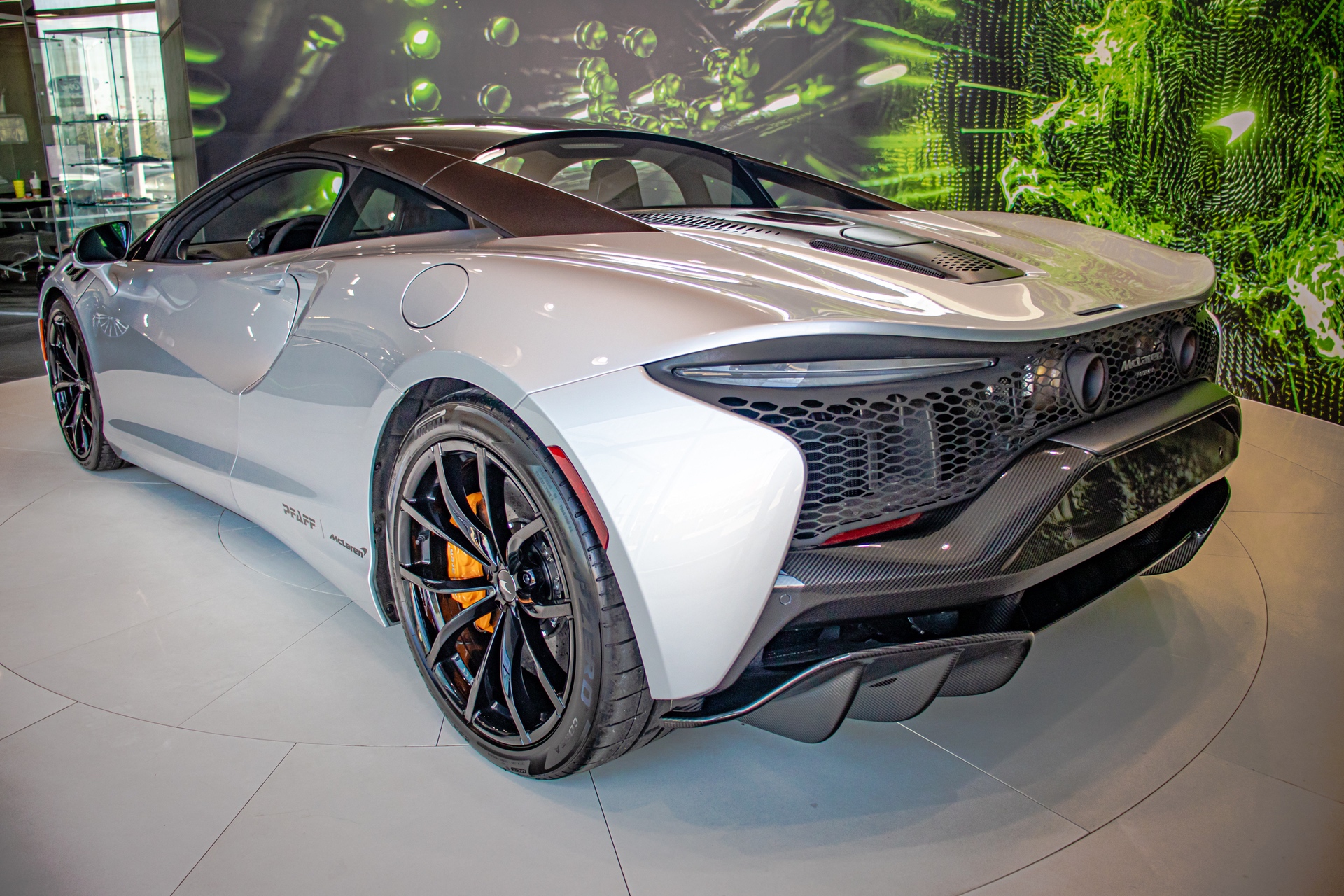 2022 McLaren Artura