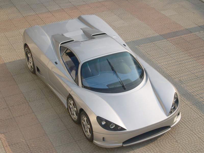 It’s a very weird-looking car, and somehow seems to be out of proportion, but at the same time, kind of works?