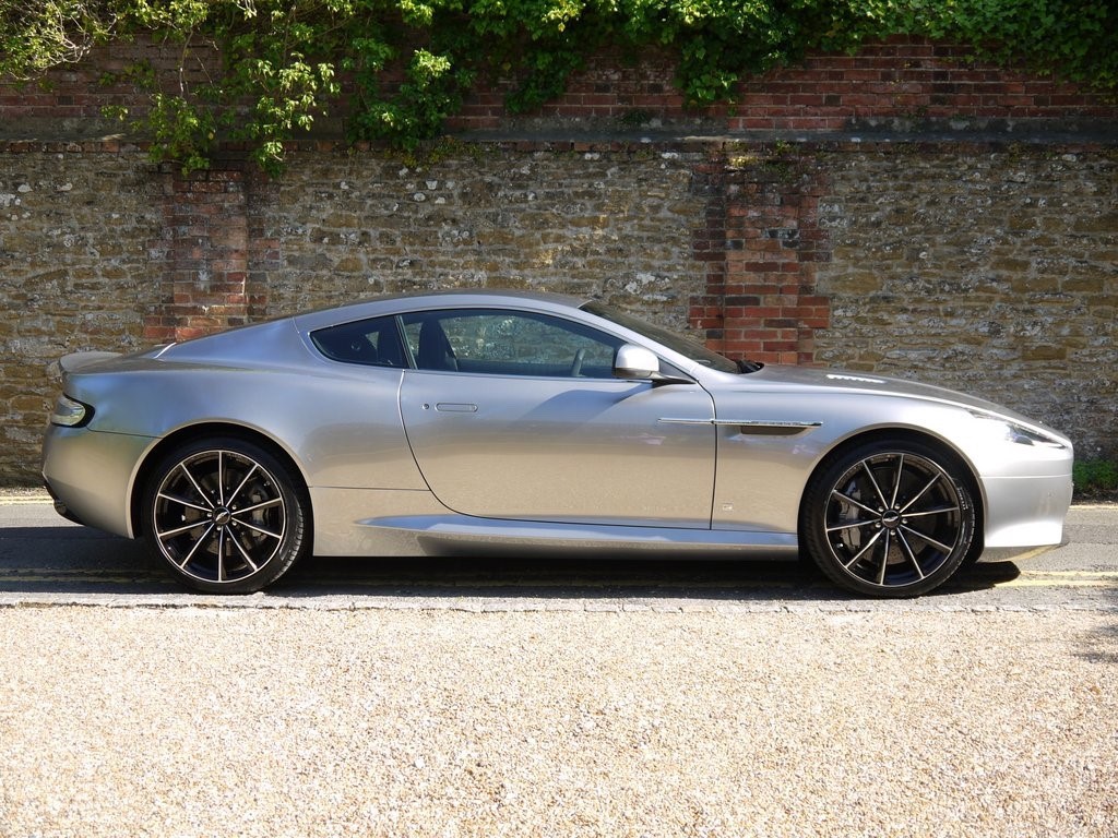 Aston Martin DB9 GT Bond Edition