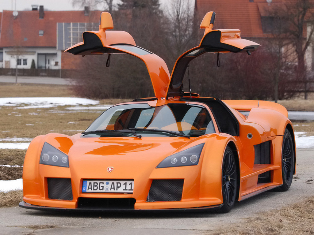 Gumpert Apollo with butterfly doors