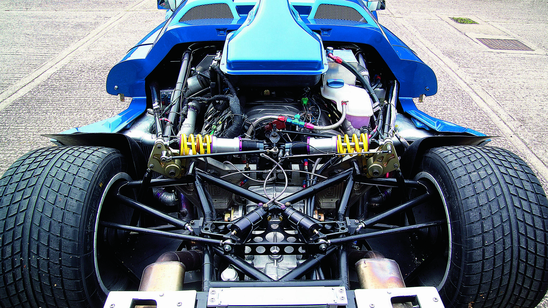 Gumpert Apollo engine bay