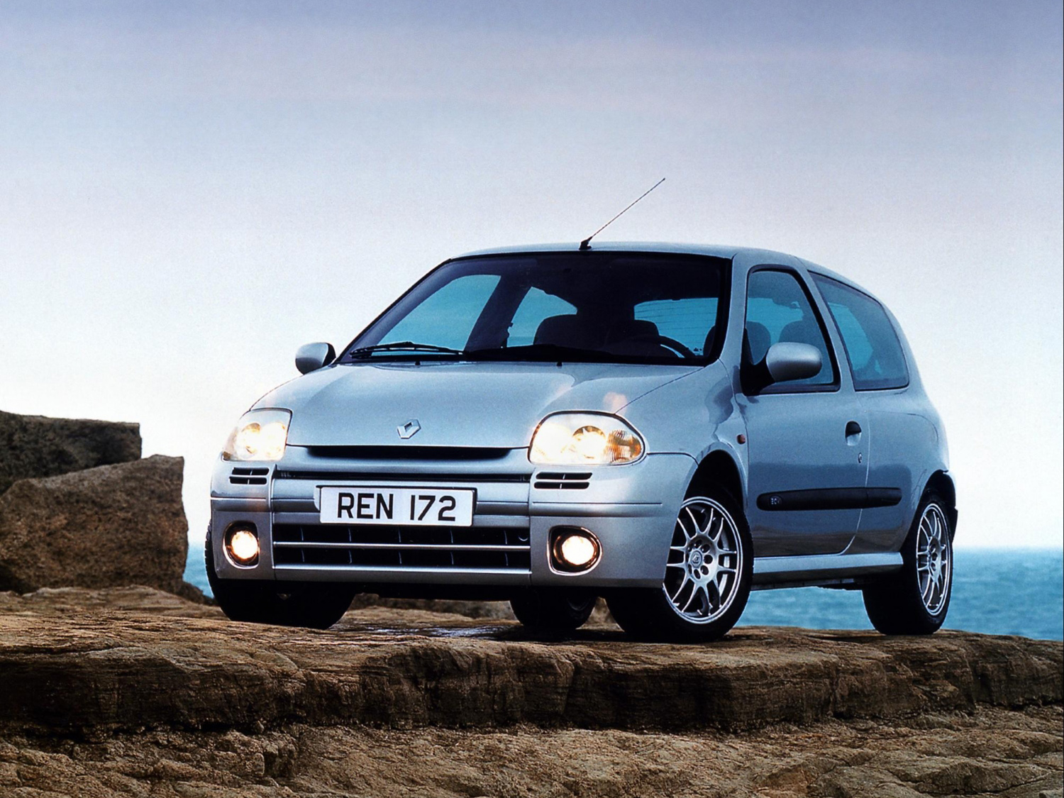 1998 Renault Sport Clio 172 Static Outdoor Shot