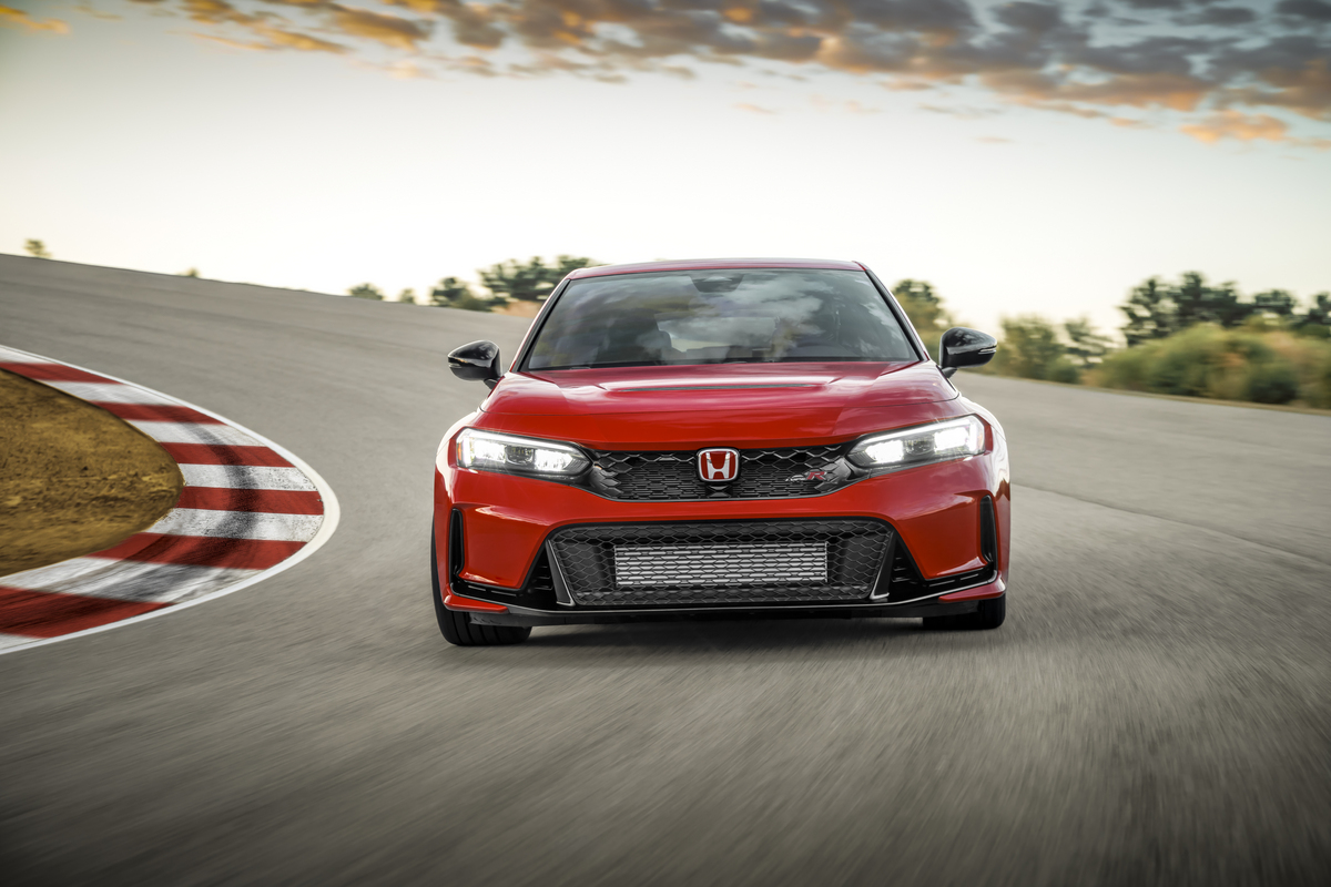 The Ultimate Guide to the Honda Civic Type R: From its History to Investment Potential and Long-Term Care Tips