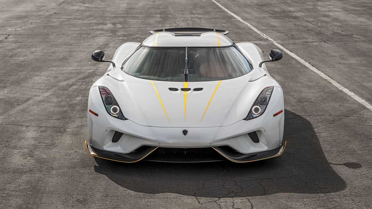 Front view of the Koenigsegg Regera finished in Crystal white with gold detailing.