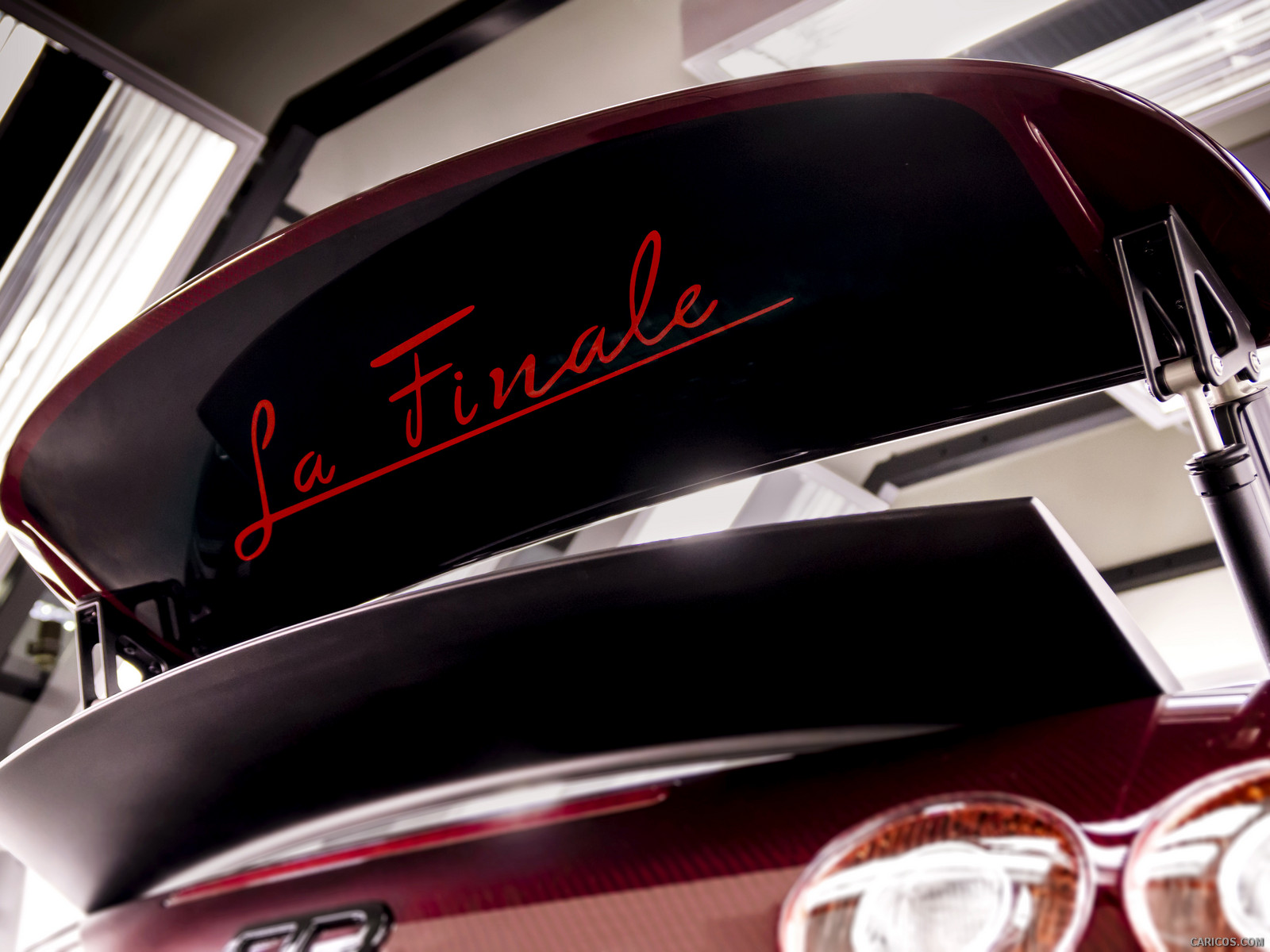 The underside of the Bugatti Veyron La Finale wing showing the 'La Finale' inscription.