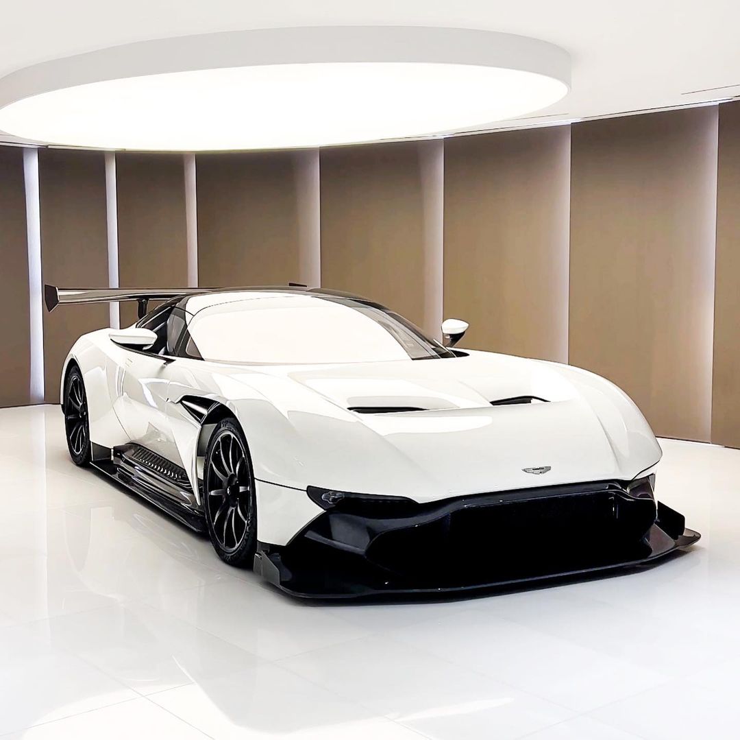 The Aston Martin Vulcan: 1 of 24