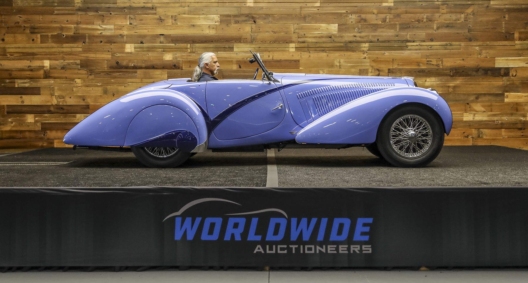 Figoni et Falaschi Delahaye 135M brings $1.16 million at