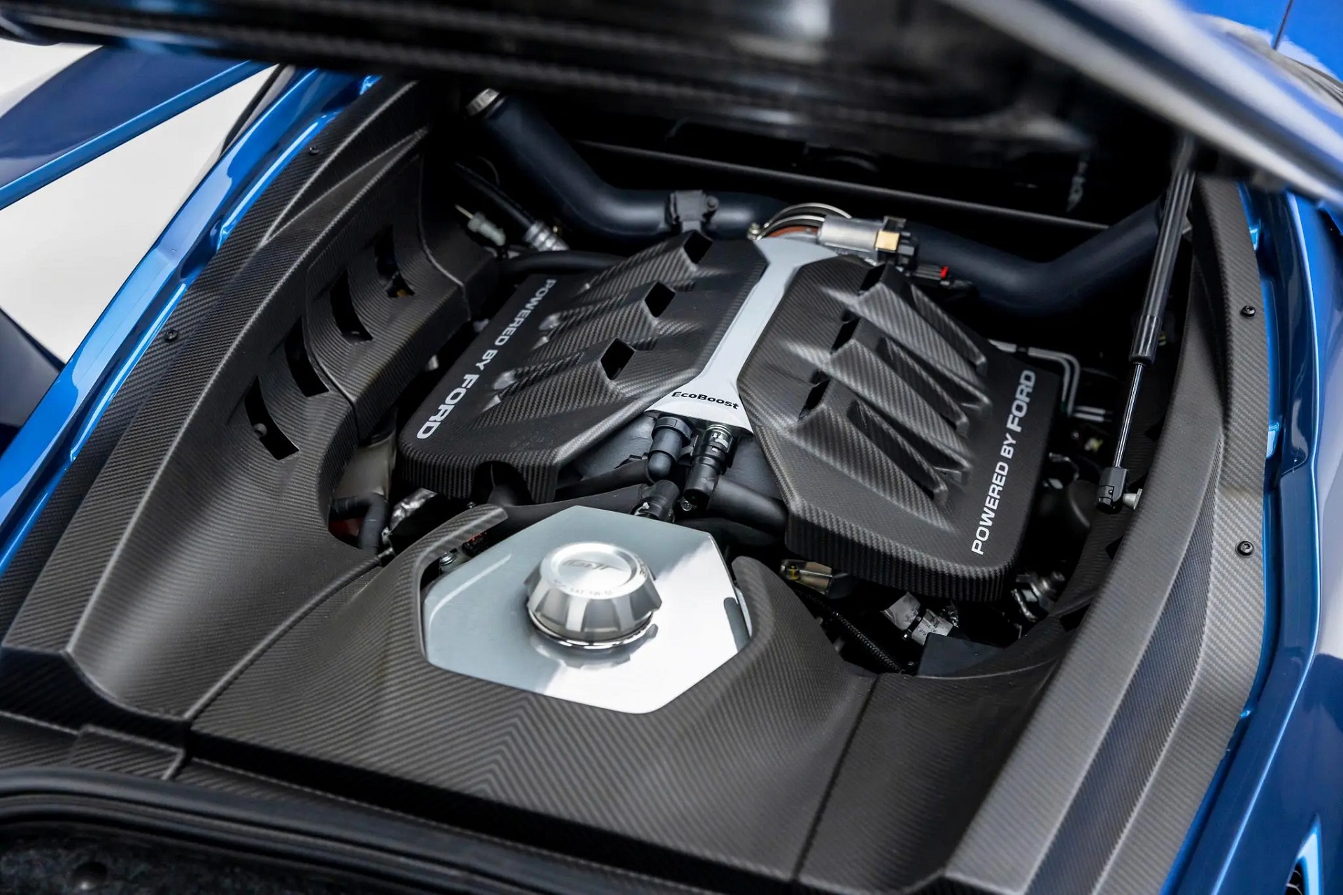 Image showing the EcoBoost V6 engine of the 2019 Ford GT