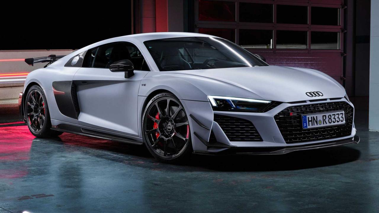 front-angled shot of a white R8 V10 GT Final Edition model.