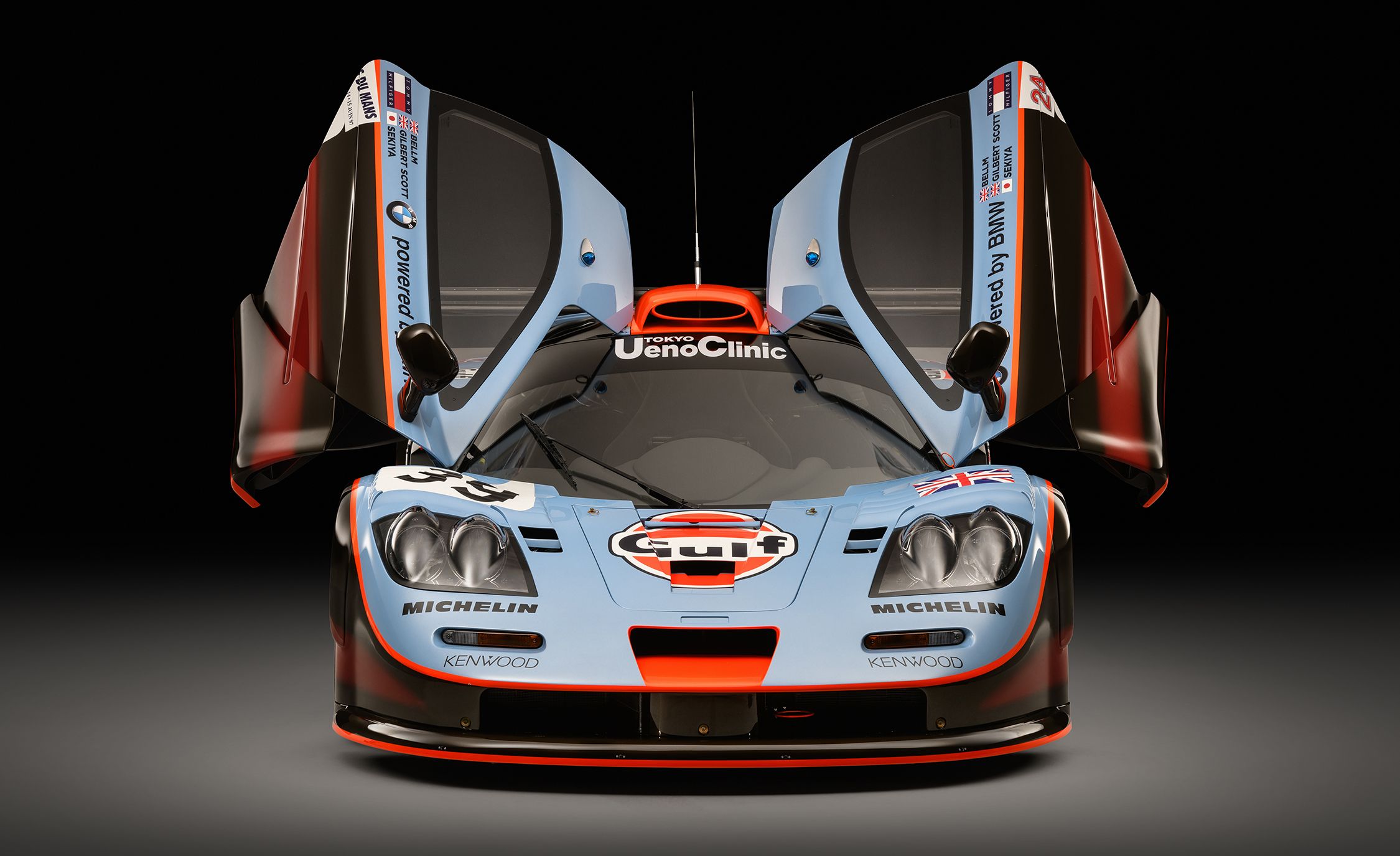 front view of a Gulf-liveried McLaren F1 GTR