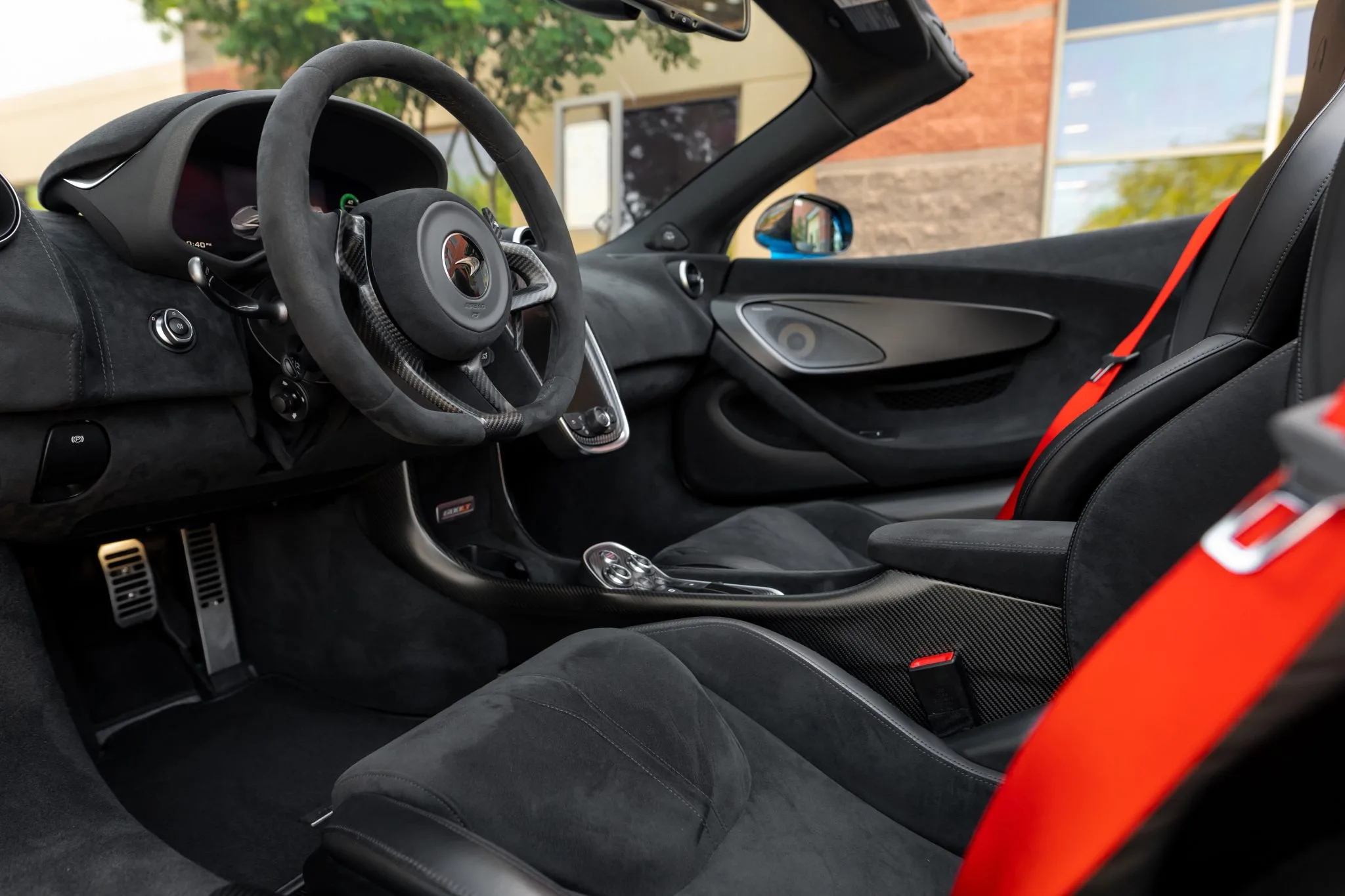 Interior of the McLaren 600LT Spider