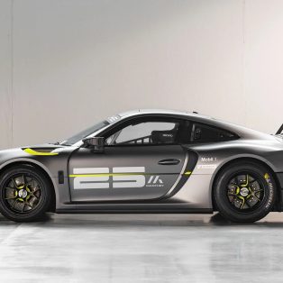 side profile of the 2022 Porsche 911 GT2 RS Clubsport 25 'Manthey Racing'