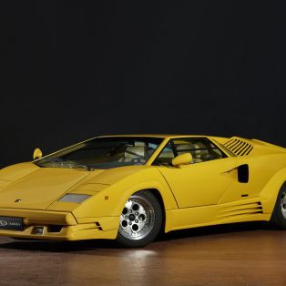 1990 Lamborghini Countach 25th Anniversary | Paolo Carlini ©2022 Courtesy of RM Sotheby's