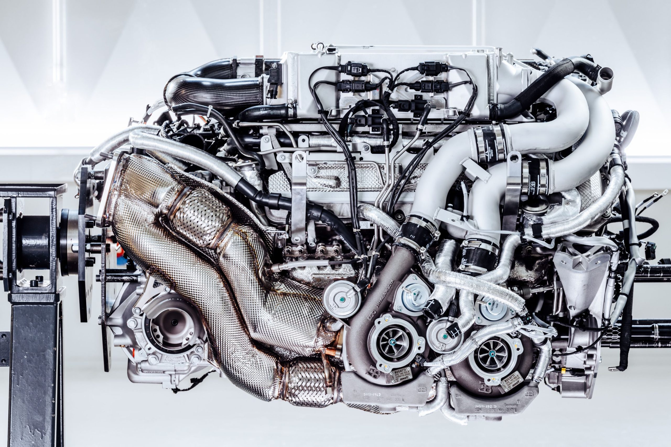 Image montrant le moteur W16 Quad-turbo de 8,0 litres de Bugatti