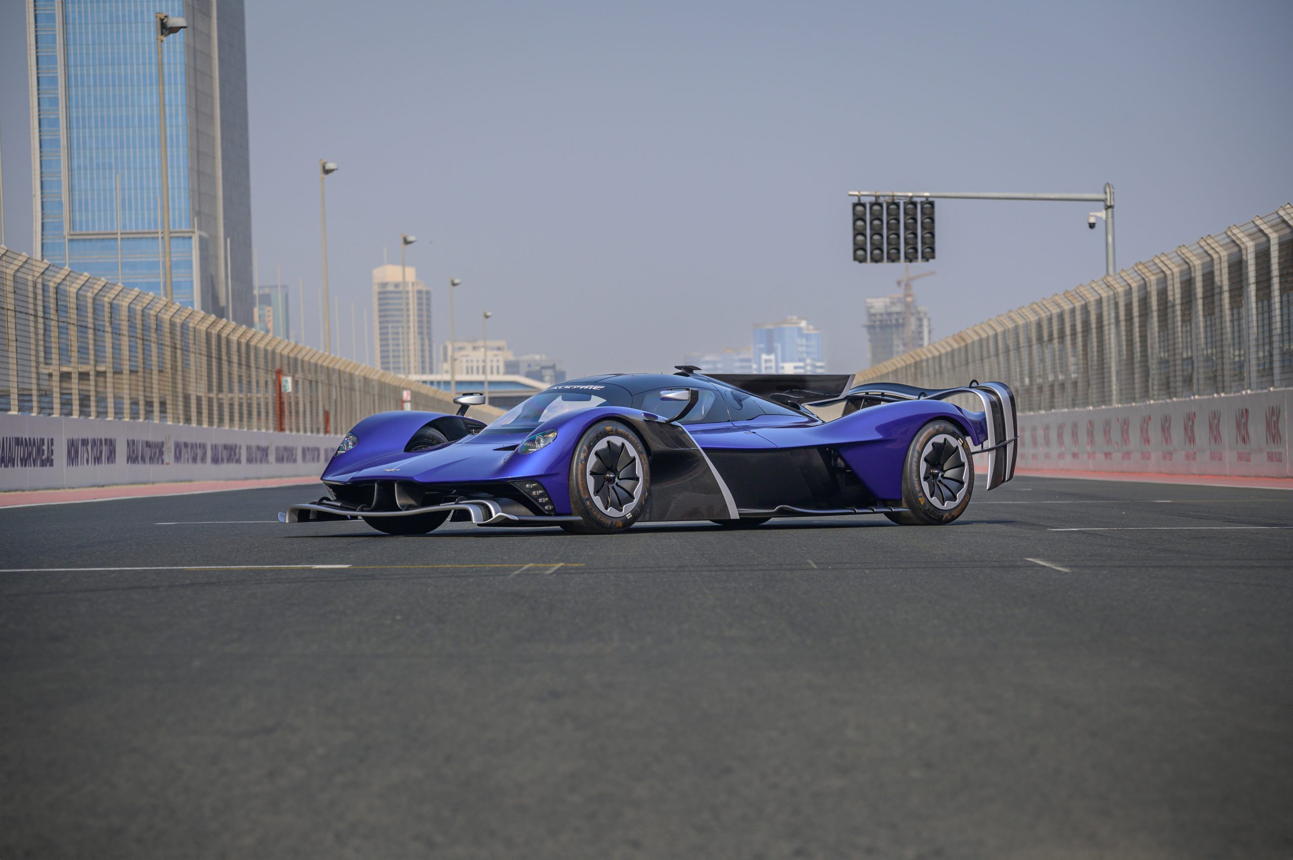 Aston Martin Valkyrie AMR Pro 2022 |  Robert Lintescu ©2023 Avec l'aimable autorisation de RM Sotheby's