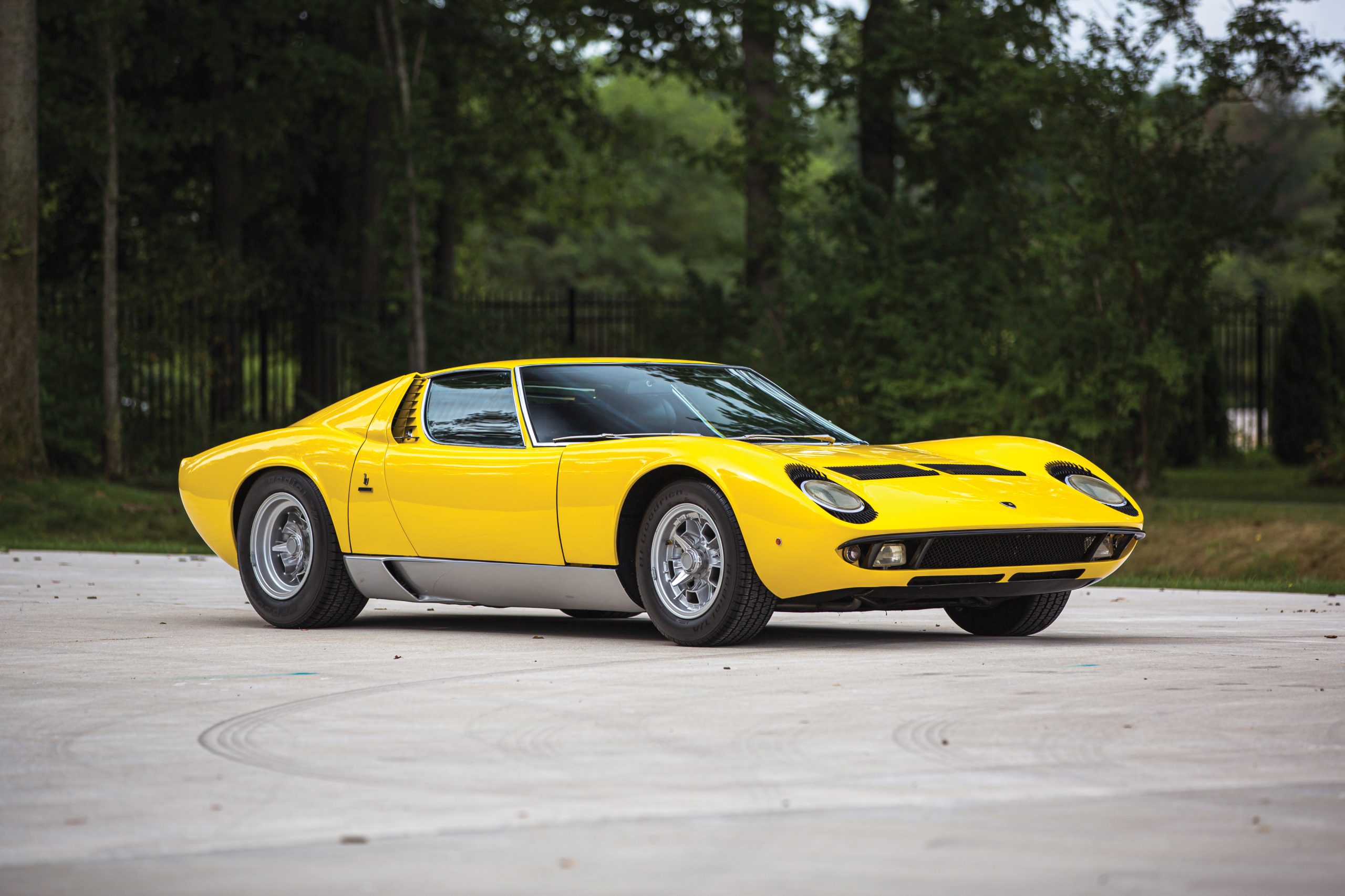 1969 Lamborghini Miura P400 S by Bertone ©2019 Courtesy of RM Sotheby's