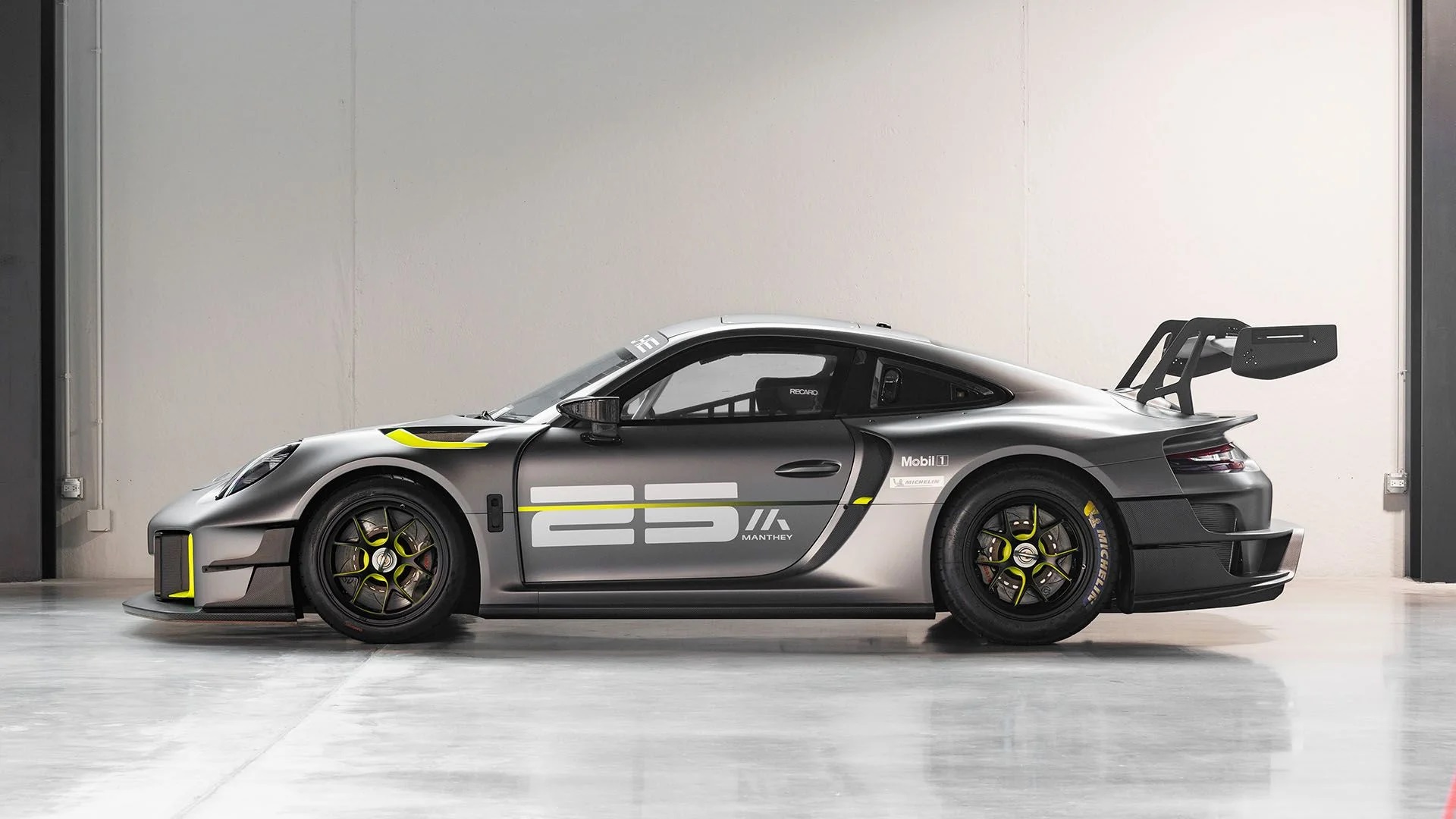 2022 Porsche GT2 RS Clubsport 25 "Manthey Racing"