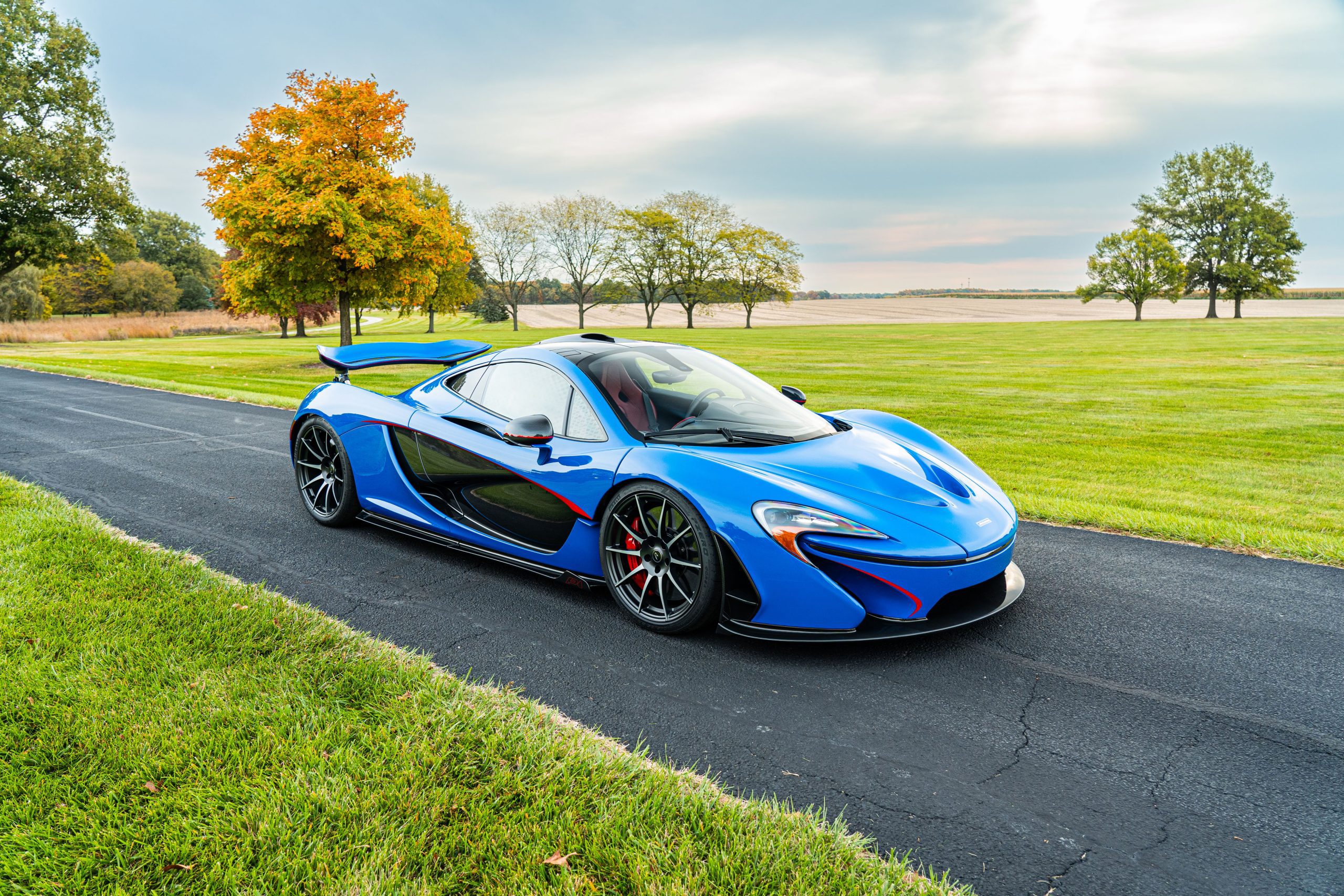 Which One Would You Like To Have In Your Garage: A Blue McLaren P1