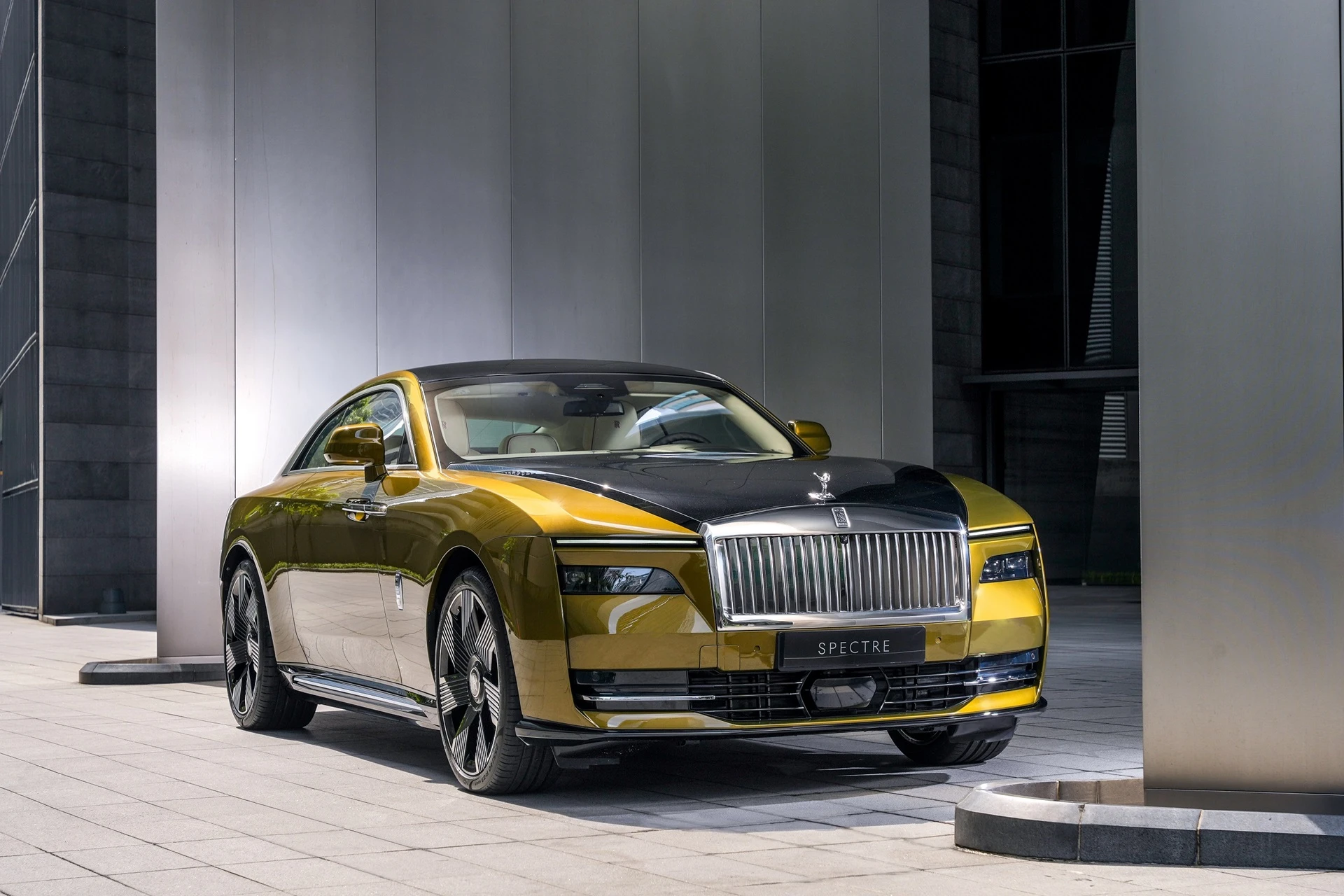 Extraordinary How Long Is A Rolls Royce Gallery