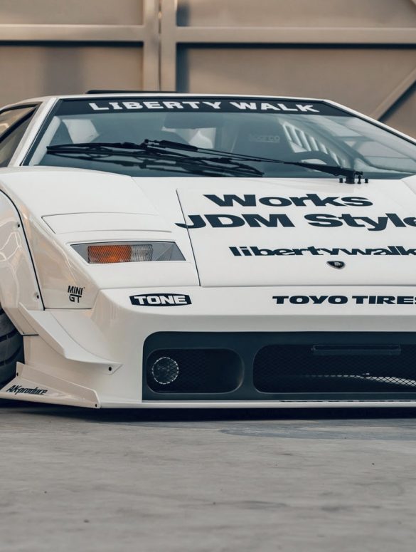 The new king ... the LB-Works Countach