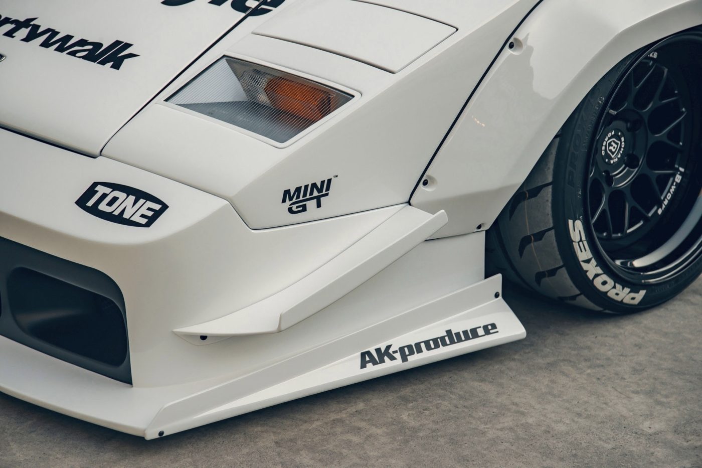 The new king ... the LB-Works Countach