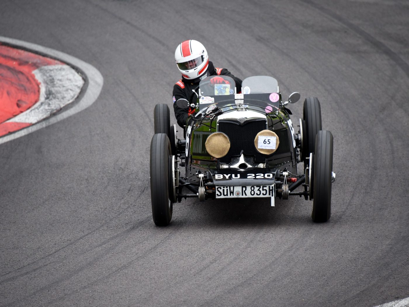 VSCC Race Meeting at Cadwell Park (2024) – Recap & Photo Gallery