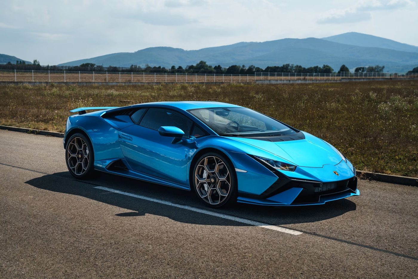 Car Of The Day: 2023 Lamborghini Huracán Tecnica