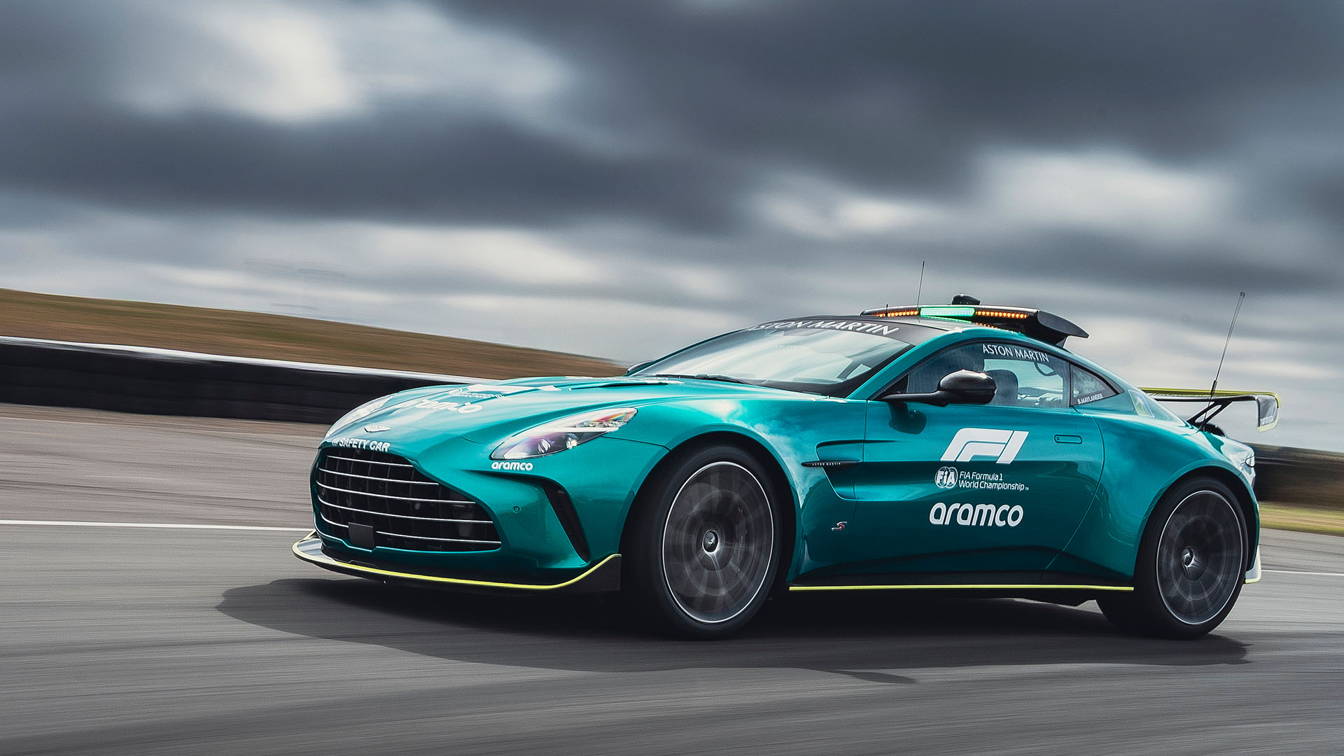 Aston Martin Vantage S, the new face of Formula 1® safety