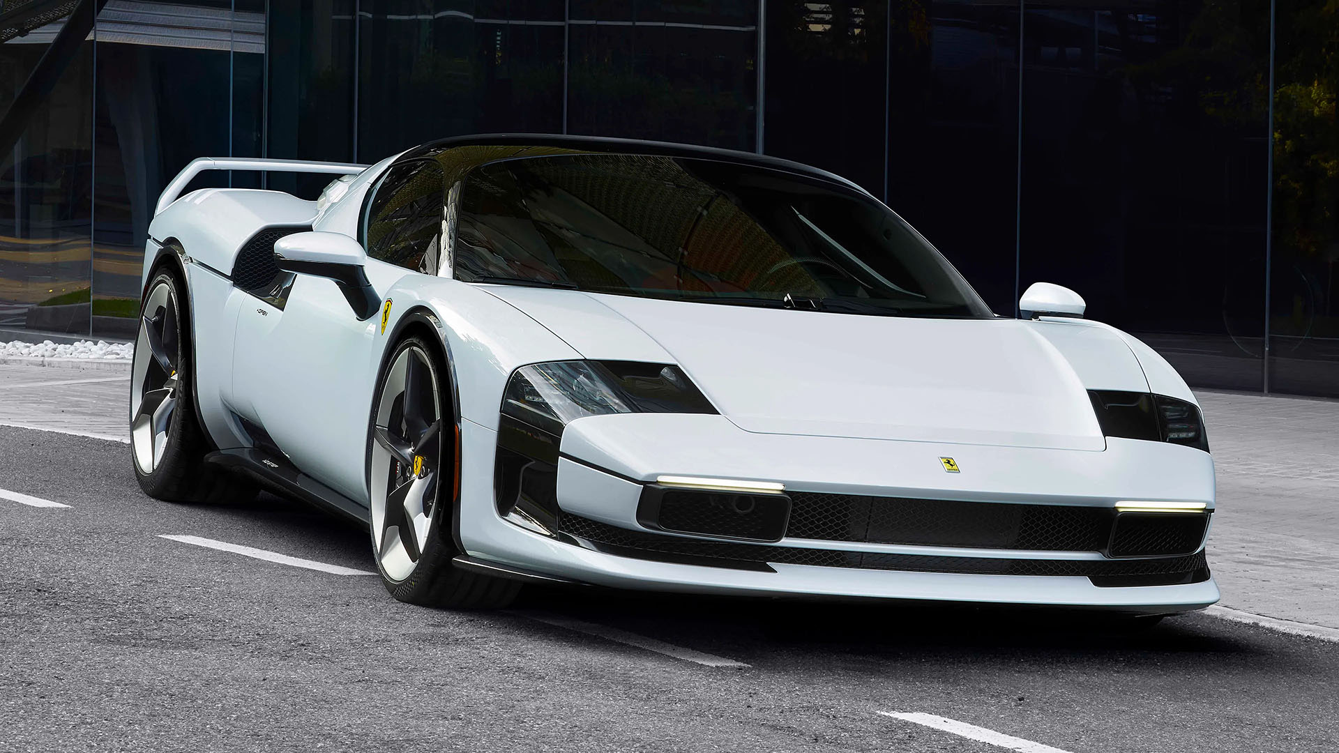 希少Ferrari Ferrari_SC40_EXT__13_5528eef2-