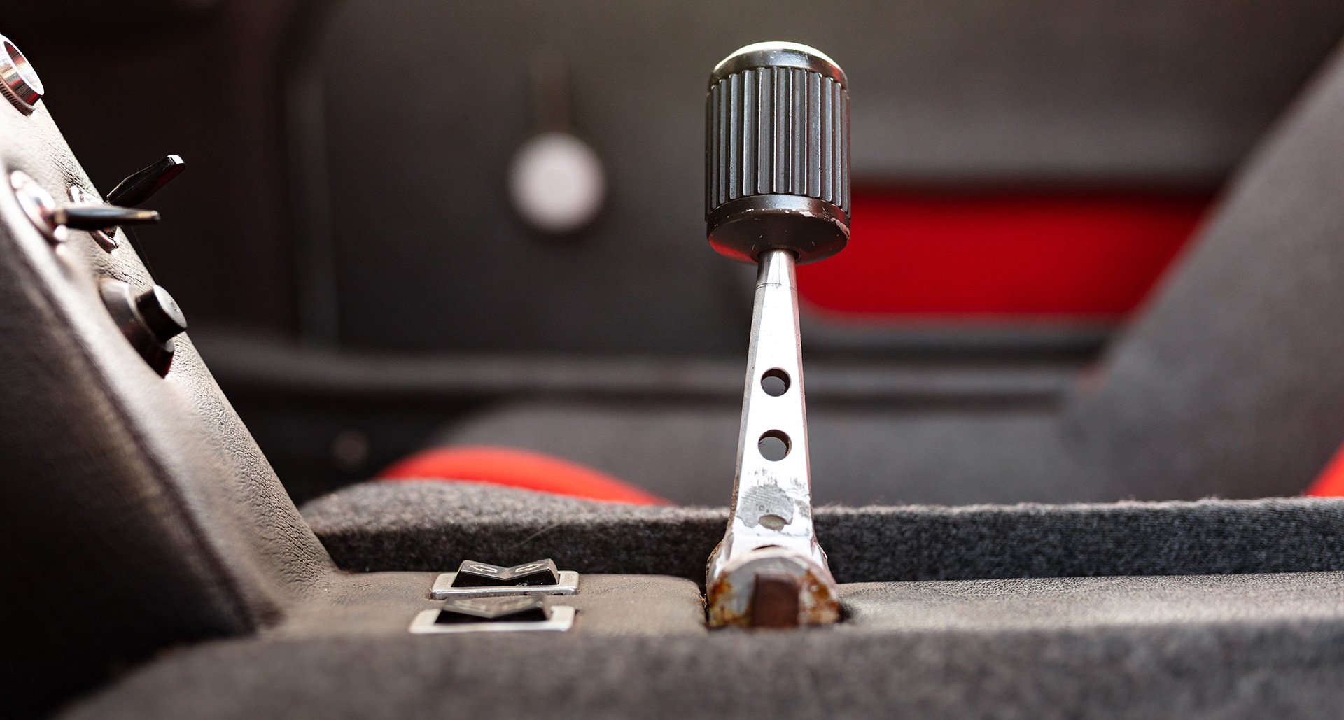 Manual shifter on an Alfa Romeo 33 Berton Navajo