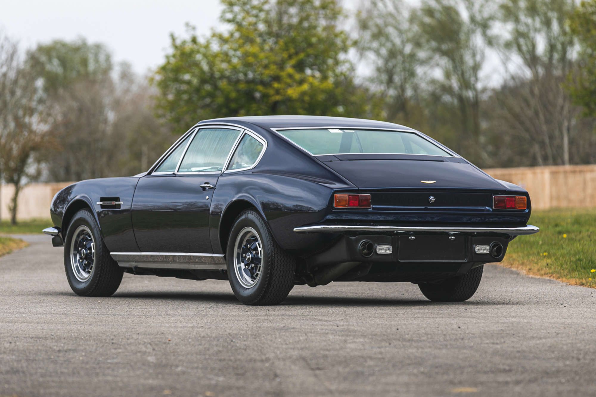 Three-quarter rear view of a 1973 Aston Martin V8 V540