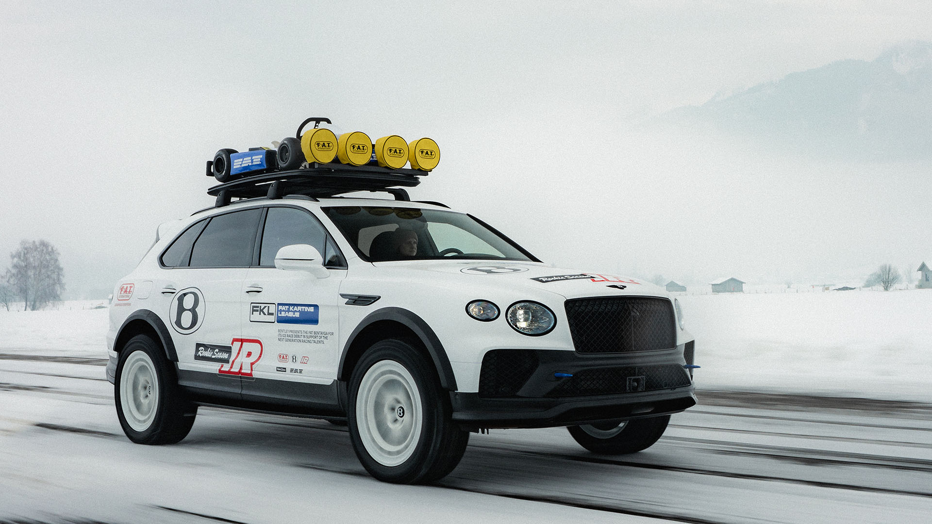 ラスト！ Bentley Motor Sports ベントレー パーカー XXL Bentley unveils Bentayga X Concept at FAT Ice Race: a hardcore Off