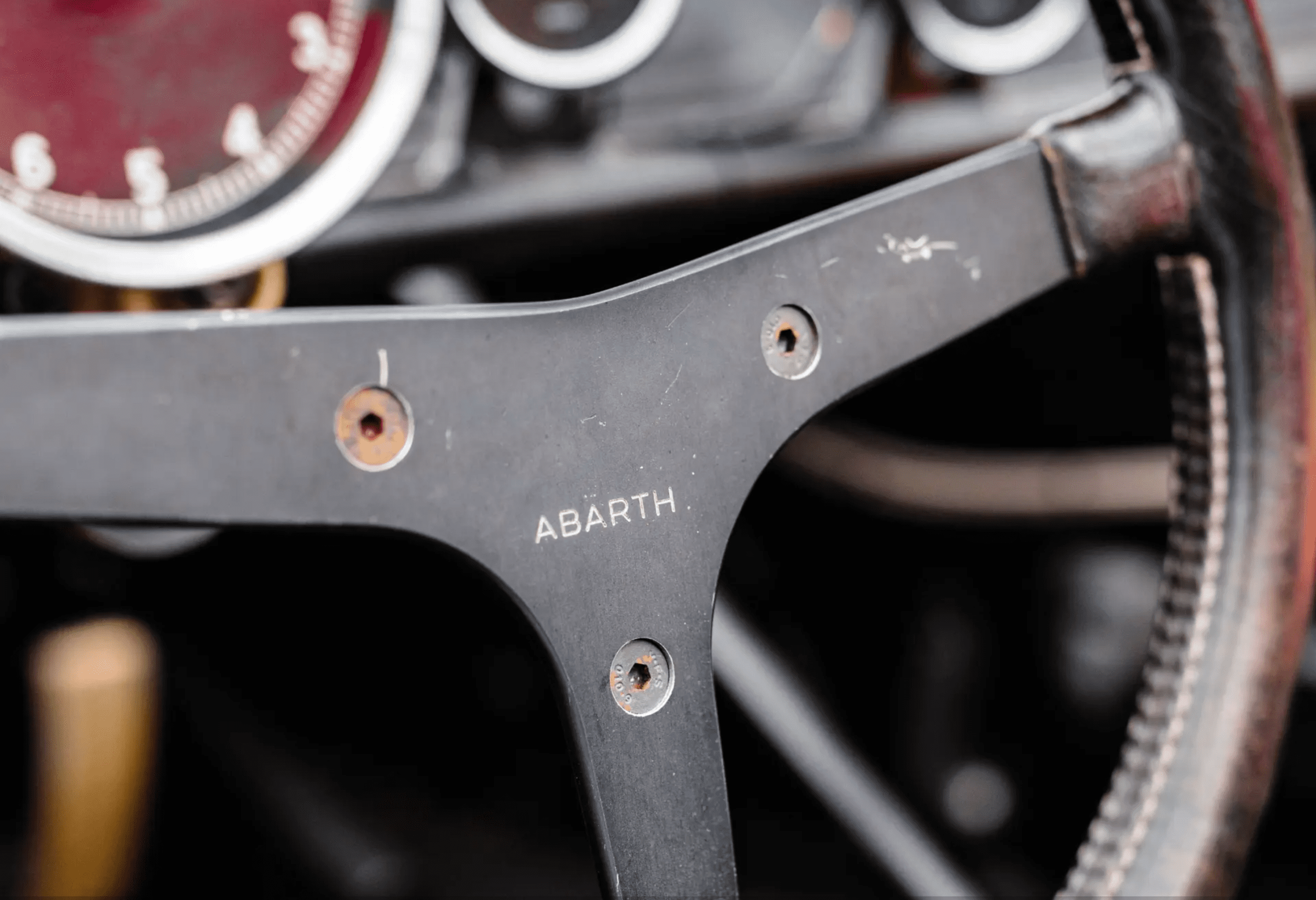 Steering wheel of an Abarth SE 010