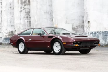3/4 view of a 1974 burgundy Lamborghini Jarama S