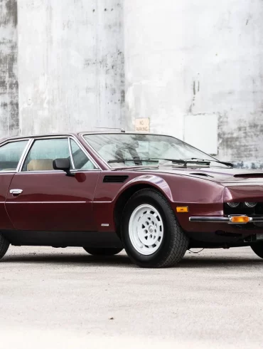 3/4 view of a 1974 burgundy Lamborghini Jarama S