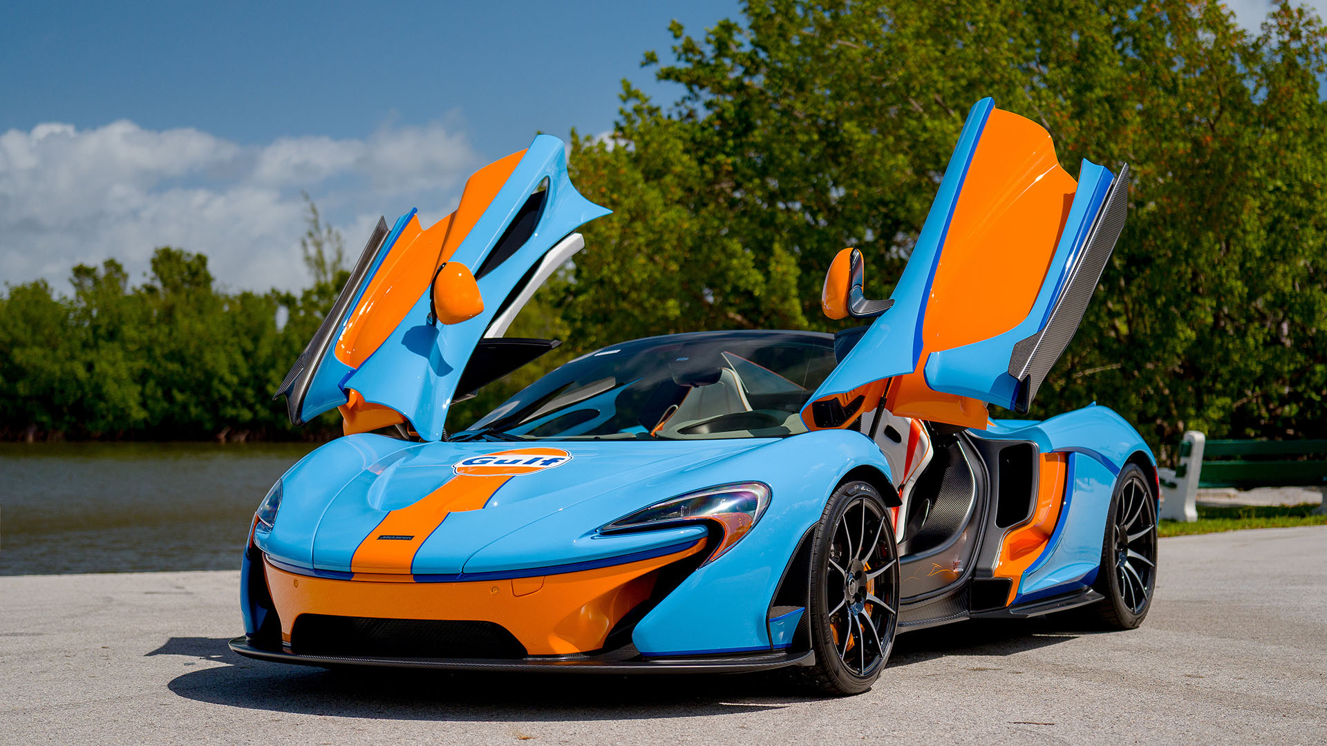merci/p1 McLaren P1 | Flexible Hypercar Leasing with Putnam