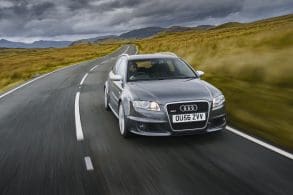 Front view of Audi B7 RS 4 Avant